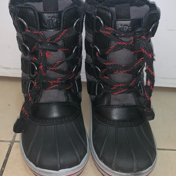 Boys winter boots! EUC! - Picture 4 of 8